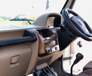 Bolero pickup bs6 interior review