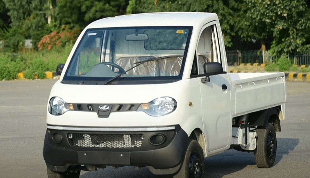 mahindra jeeto cargo van